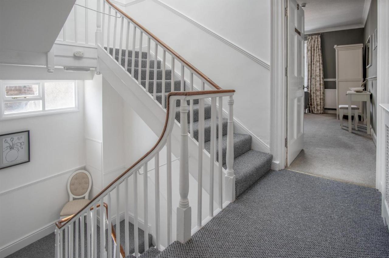 Gwynne House - 6 Bedroom Luxurious Holiday Home - Tenby Harbour Bagian luar foto